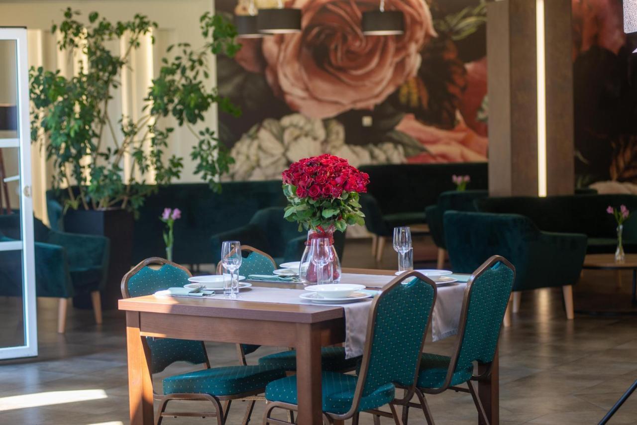 Centrum Restauracyjno-Hotelowe Florres Pawłowiczki Buitenkant foto