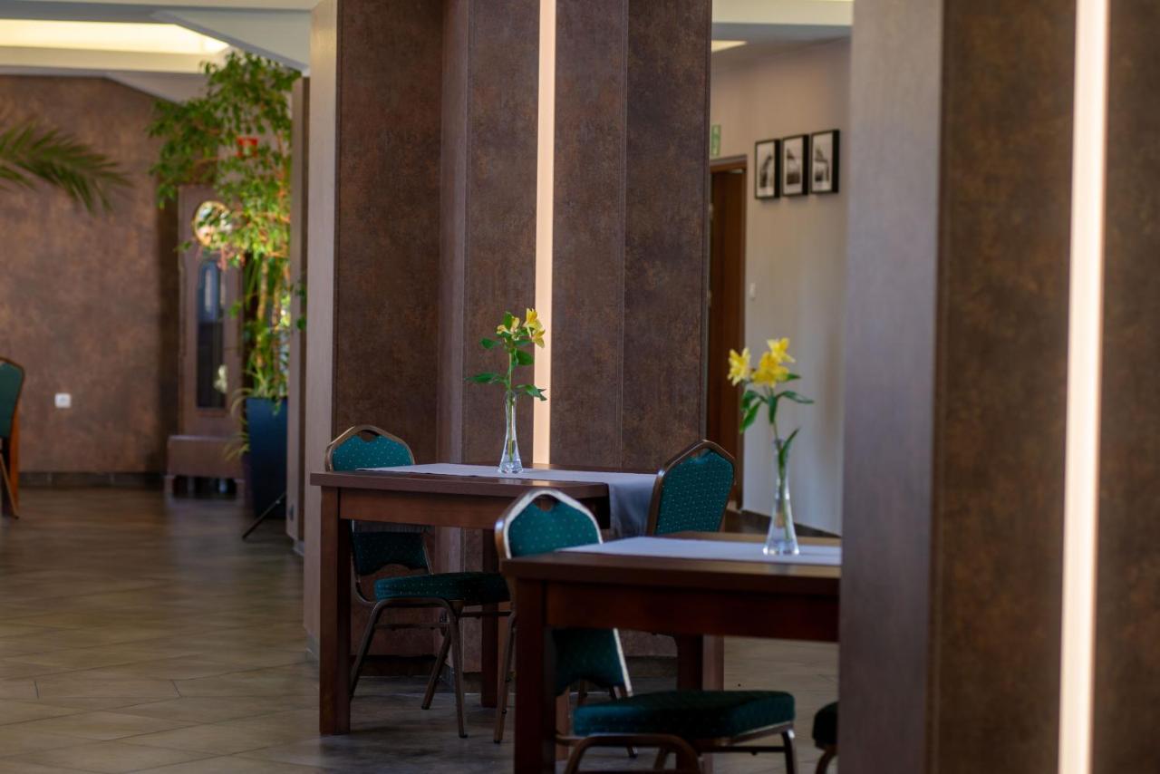 Centrum Restauracyjno-Hotelowe Florres Pawłowiczki Buitenkant foto