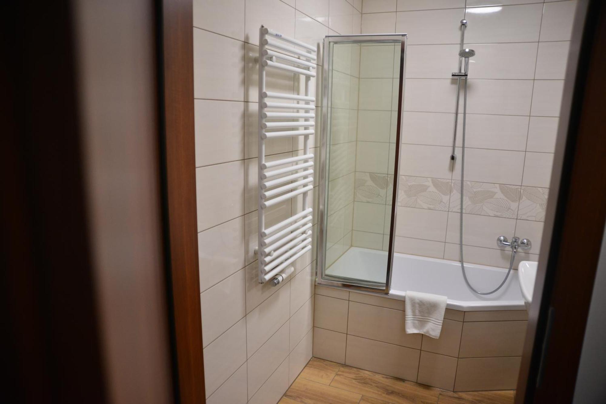 Centrum Restauracyjno-Hotelowe Florres Pawłowiczki Buitenkant foto