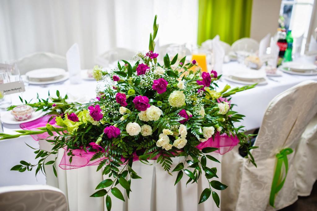 Centrum Restauracyjno-Hotelowe Florres Pawłowiczki Buitenkant foto